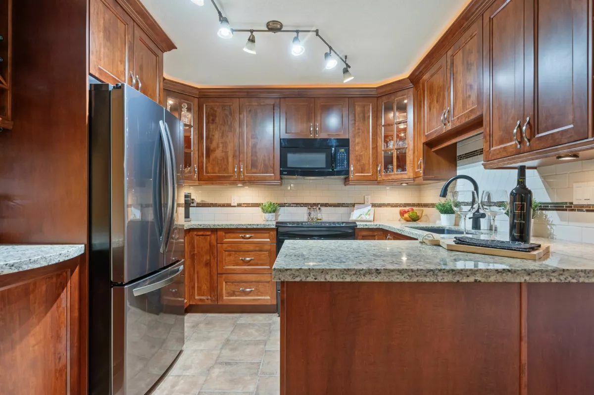 Primary Bedroom Photo of 307 15941 Marine Drive, White Rock, BC