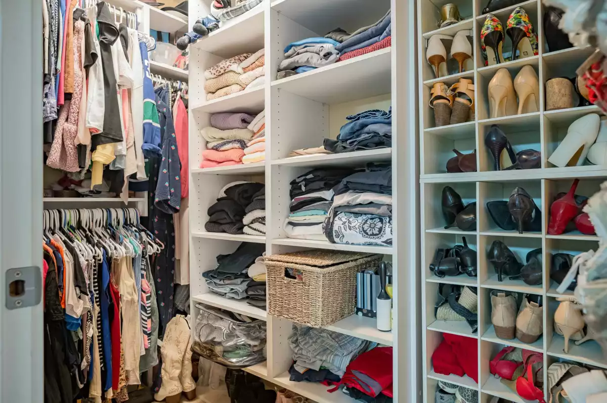 Staircase Photo of 307 15941 Marine Drive, White Rock, BC