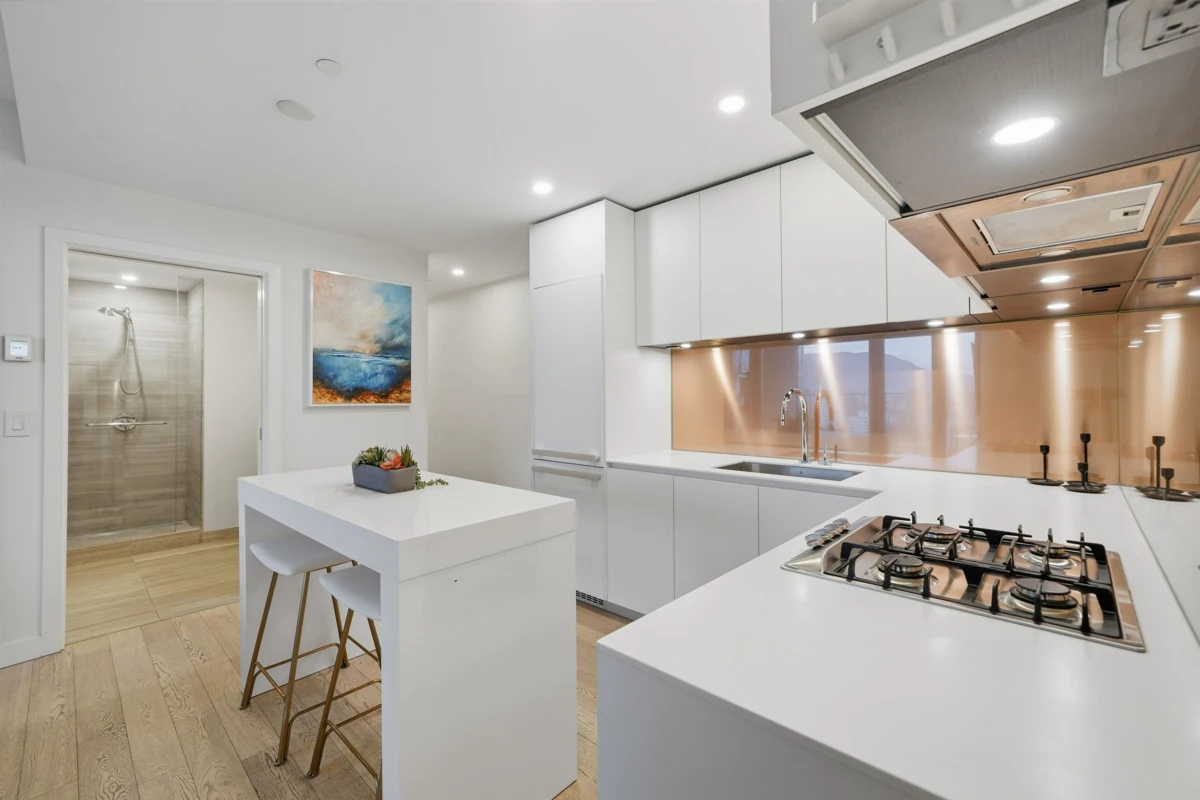 Kitchen Island Photo of 2506 1480 Howe Street, Vancouver, BC