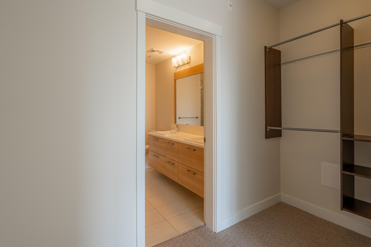 Entry Foyer Photo of 208 875 Gibsons Way, Gibsons, BC