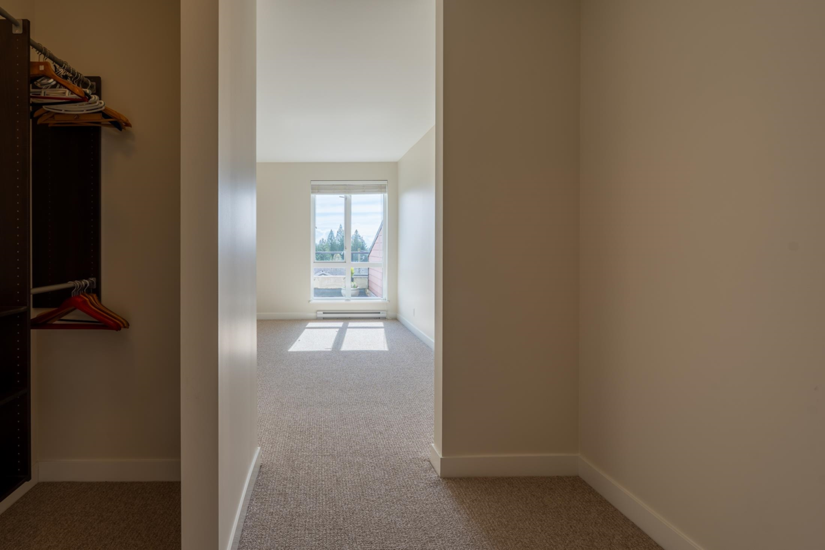 Outdoor Patio Photo of 208 875 Gibsons Way, Gibsons, BC