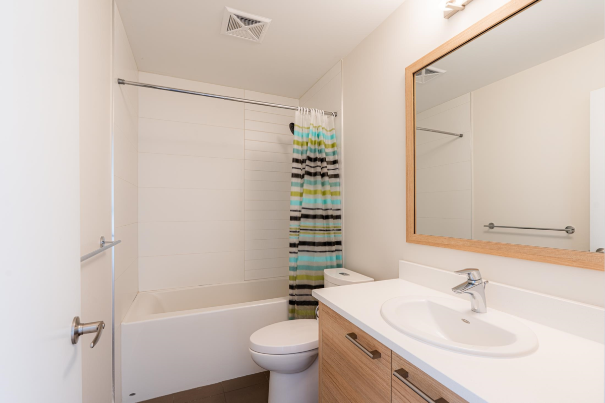 Primary Bathroom Photo of 208 875 Gibsons Way, Gibsons, BC