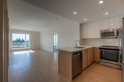 208 875 Gibsons Way, Gibsons, BC, Gibsons — Apartment/Condo for sale