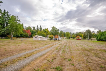Garden / Landscaping Photo of 19810 20 Avenue, Langley, BC