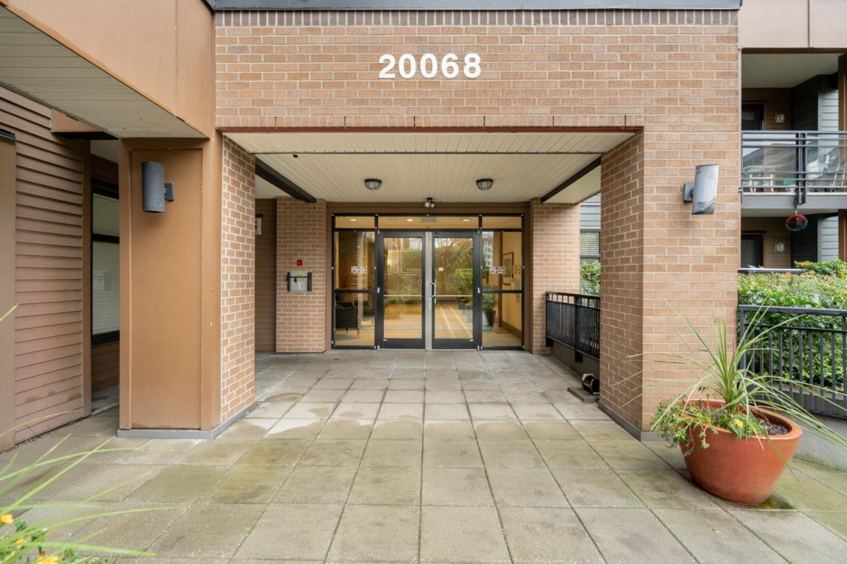 Kitchen Photo of 114 20068 Fraser Highway, Langley, BC