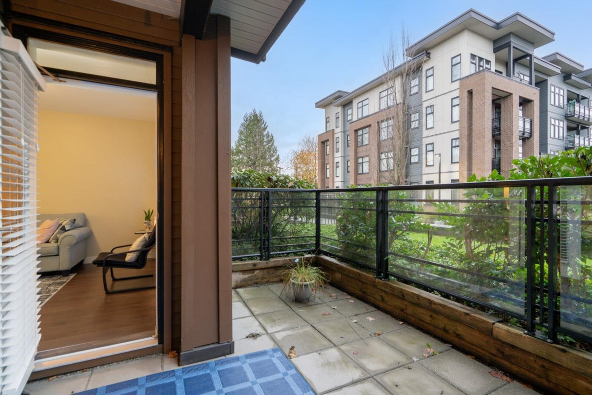 Outdoor Deck Photo of 114 20068 Fraser Highway, Langley, BC