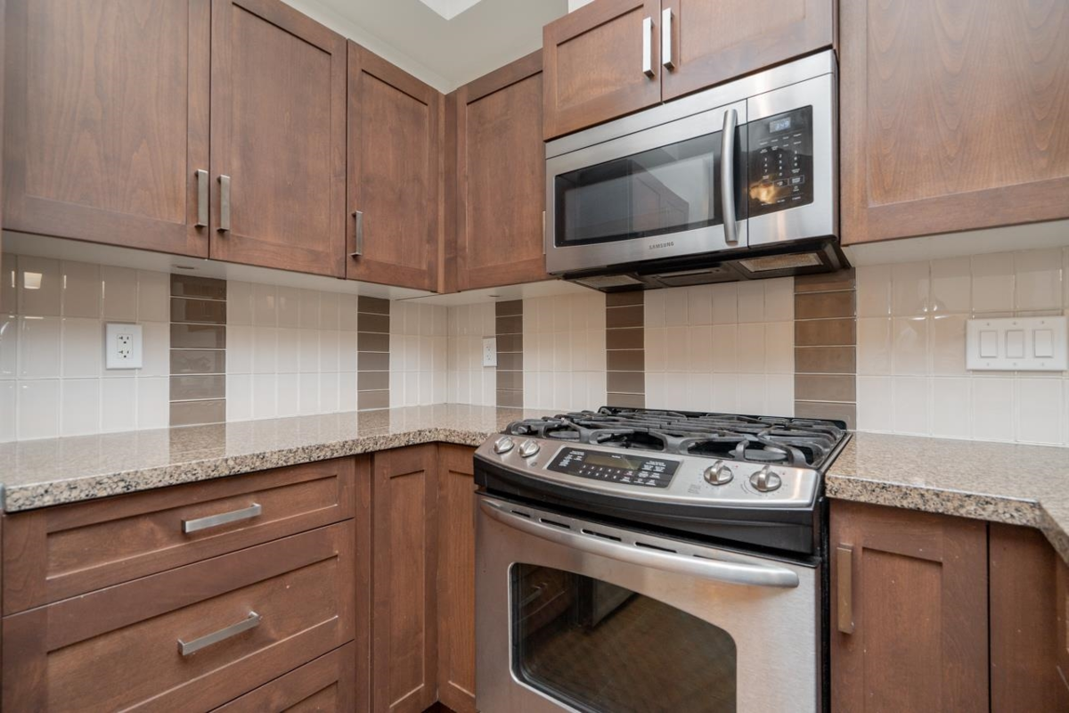 Primary Bathroom Photo of 114 20068 Fraser Highway, Langley, BC