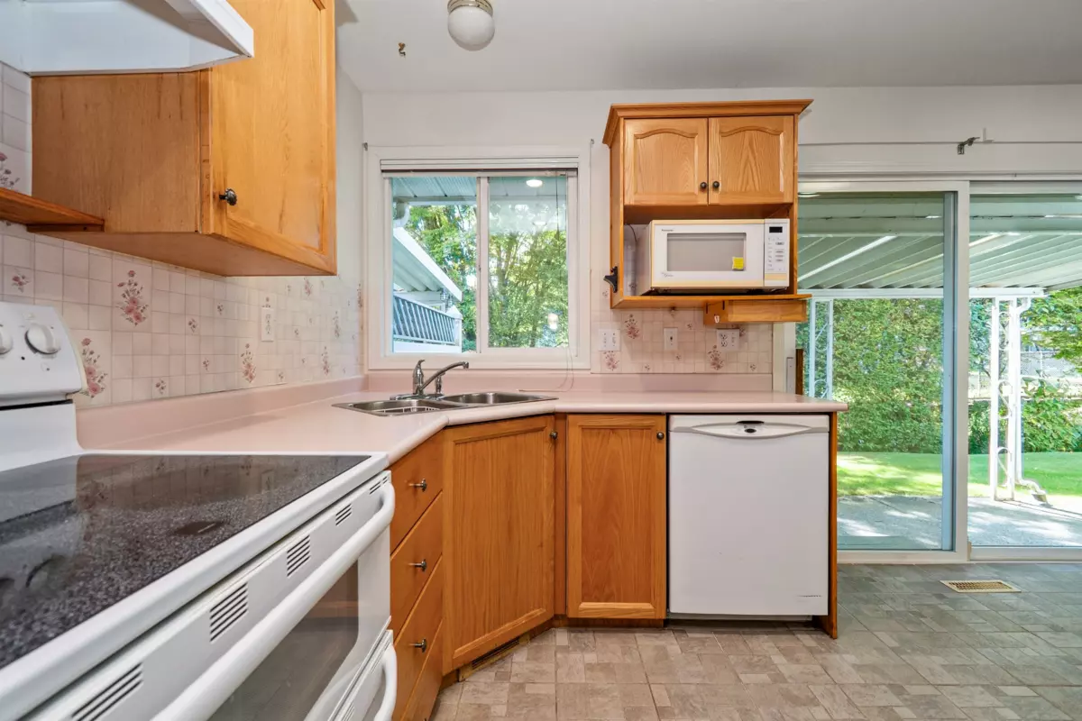 Primary Bathroom Photo of 37 45175 Wells Road, Chilliwack, BC