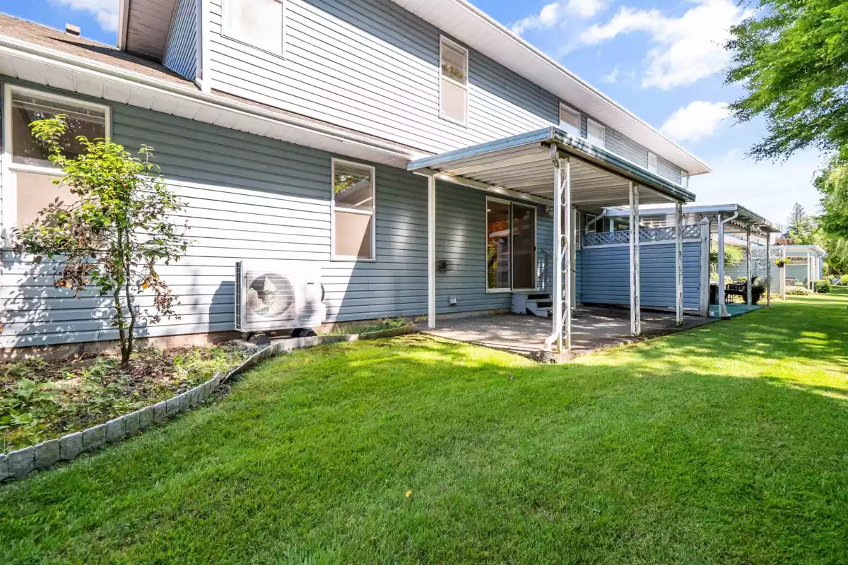 Staircase Photo of 37 45175 Wells Road, Chilliwack, BC