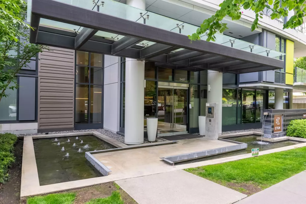 Living Room Photo of 605 3487 Binning Road, Vancouver, BC