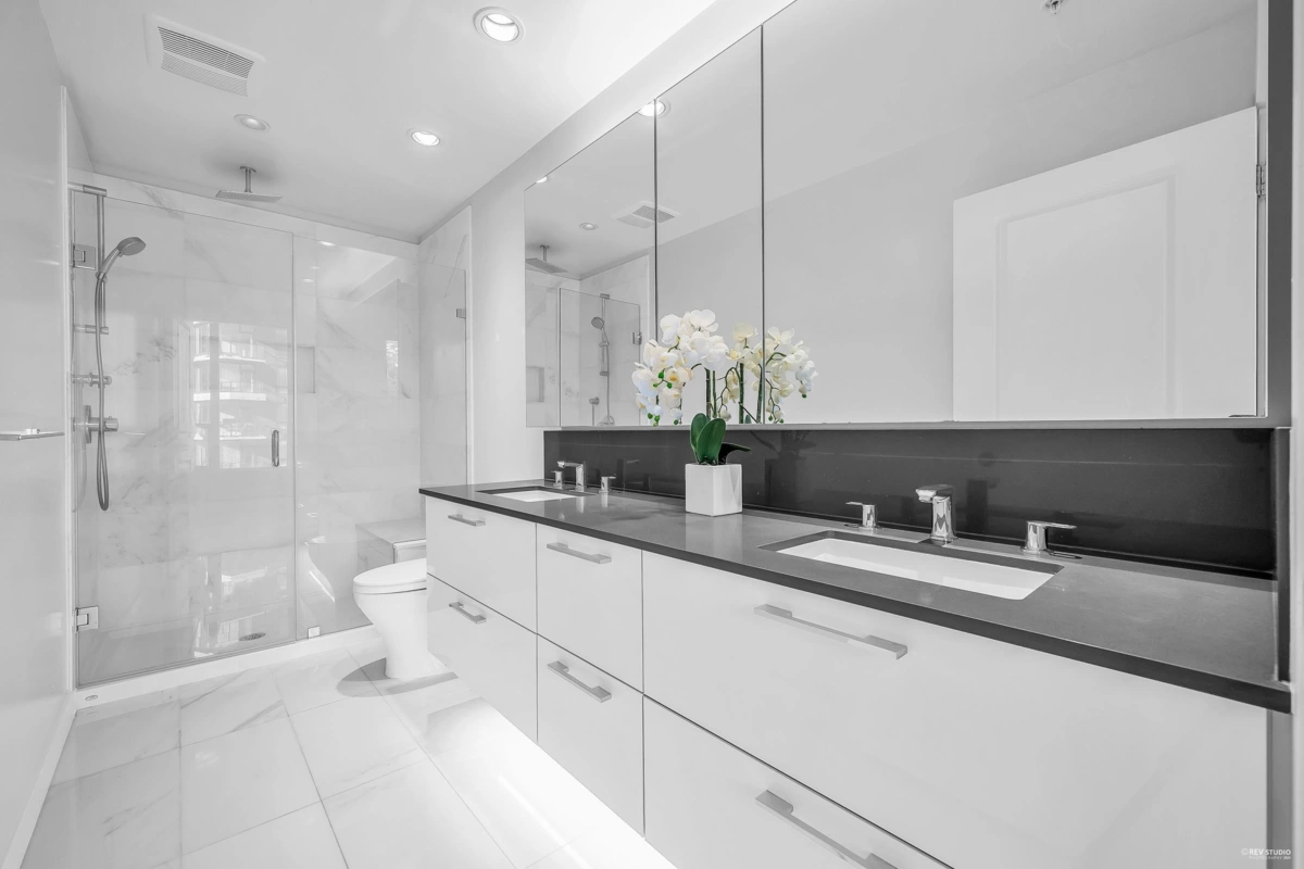 Walk-In Closet Photo of 605 3487 Binning Road, Vancouver, BC