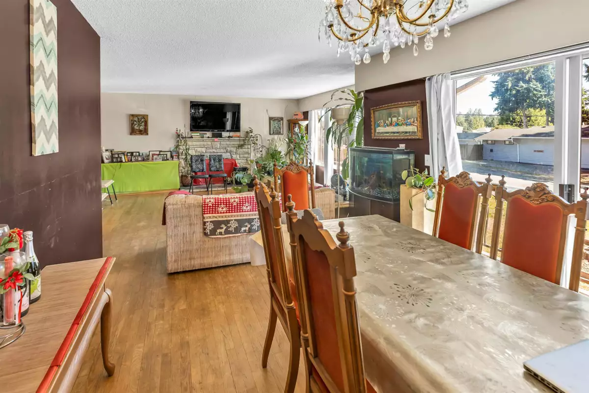 Breakfast Nook Photo of 1609 Kent Avenue, Port Coquitlam, BC