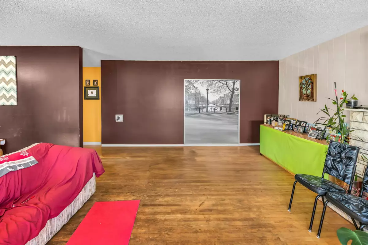 Dining Area Photo of 1609 Kent Avenue, Port Coquitlam, BC