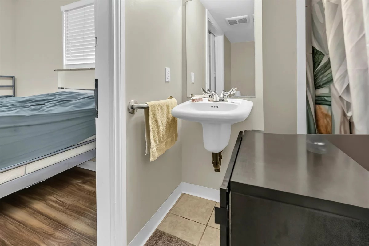 Entry Foyer Photo of 1609 Kent Avenue, Port Coquitlam, BC