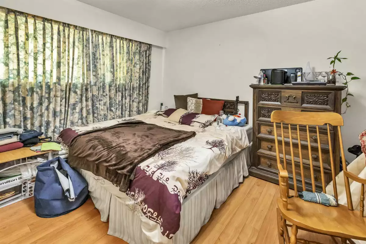 Hallway Photo of 1609 Kent Avenue, Port Coquitlam, BC