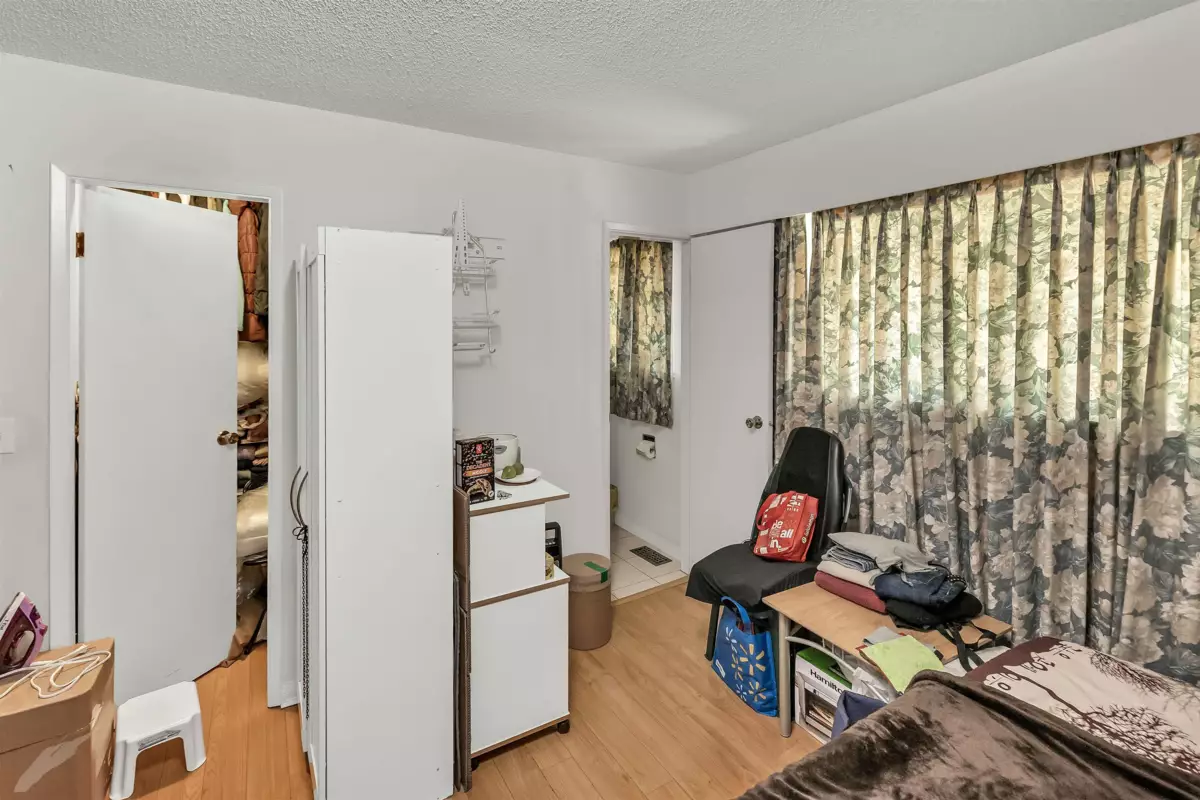 Staircase Photo of 1609 Kent Avenue, Port Coquitlam, BC