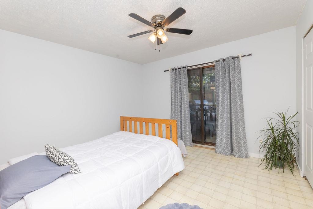 Hallway Photo of 5613 Trail Avenue, Sechelt, BC