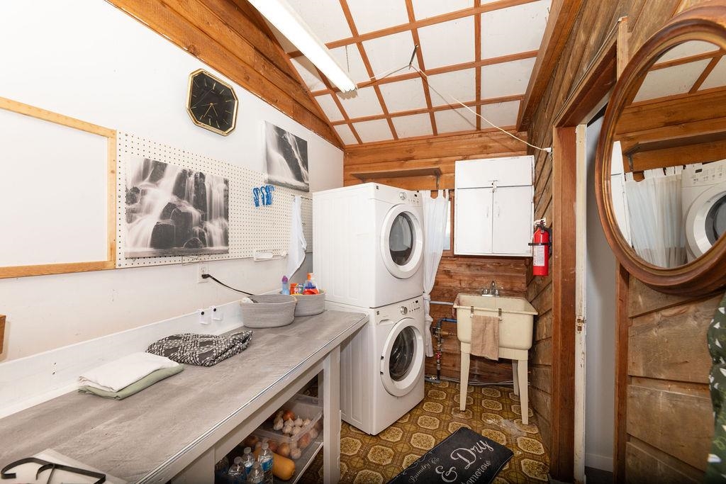 Powder Room Photo of 5613 Trail Avenue, Sechelt, BC