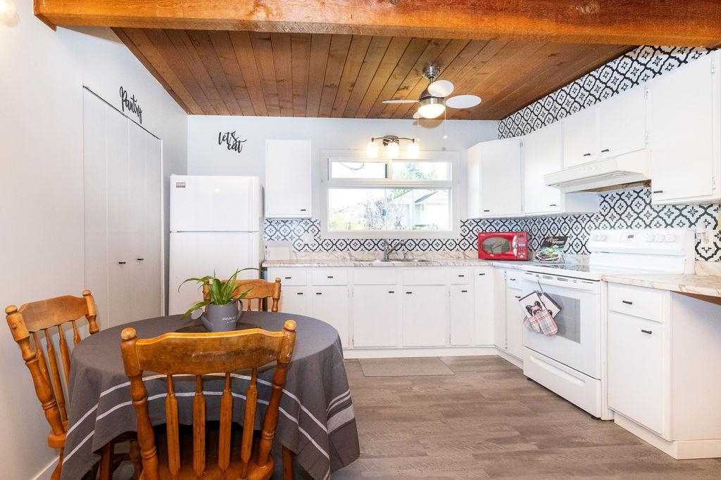 Primary Bedroom Photo of 5613 Trail Avenue, Sechelt, BC