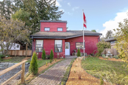 5613 Trail Avenue, Sechelt, BC, Sechelt — Single Family Residence for sale