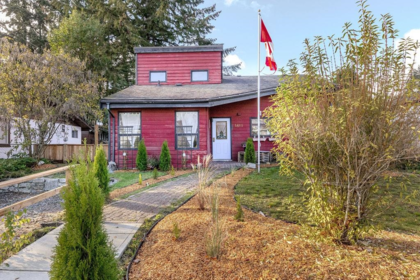 5613 Trail Avenue, Sechelt, BC, Sechelt — Single Family Residence for sale