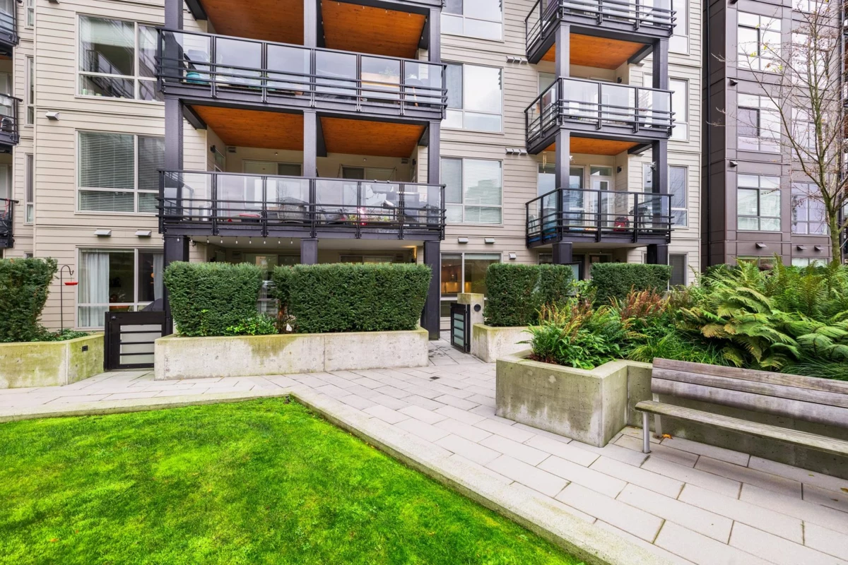 Primary Bathroom Photo of 116 108 E 8th Street, North Vancouver, BC