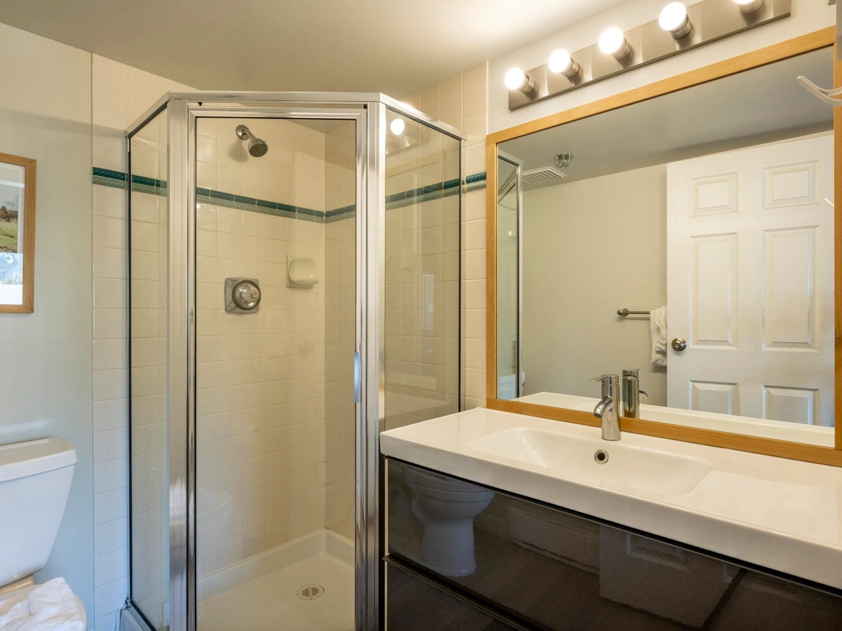 Walk-In Closet Photo of 330 4350 Lorimer Road, Whistler, BC