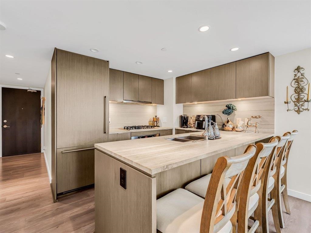 Dining Area Photo of 602 112 E 13th Street, North Vancouver, BC
