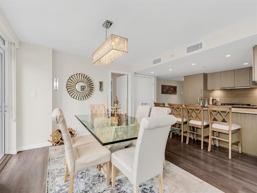 Kitchen Island Photo of 602 112 E 13th Street, North Vancouver, BC