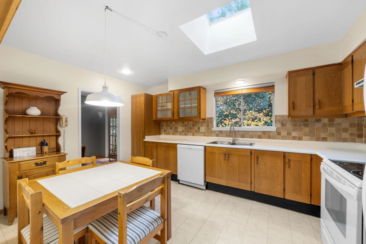 Primary Bathroom Photo of 2086 Tompkins Crescent, North Vancouver, BC