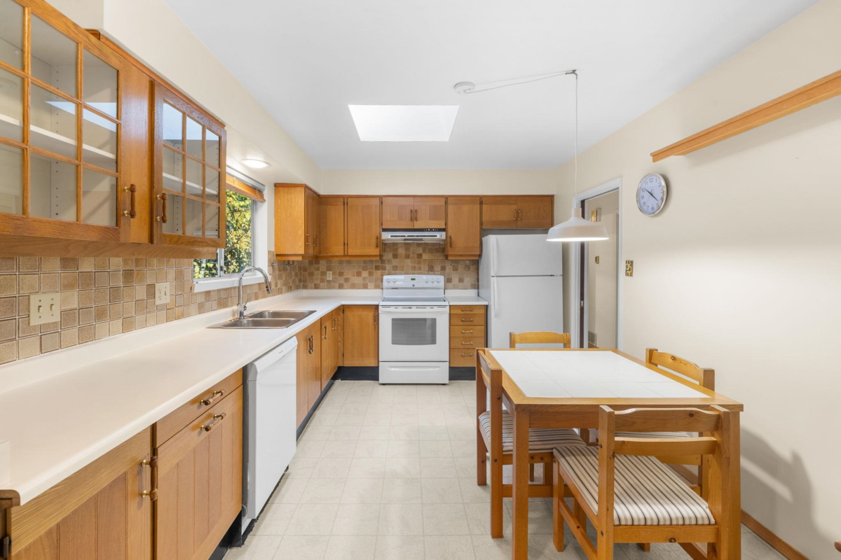 Primary Bedroom Photo of 2086 Tompkins Crescent, North Vancouver, BC