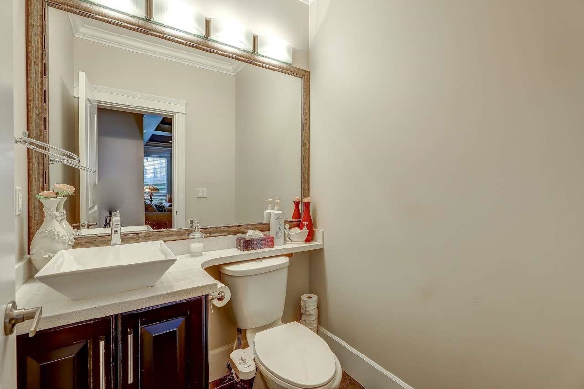 Breakfast Nook Photo of 8415 184 Street, Surrey, BC