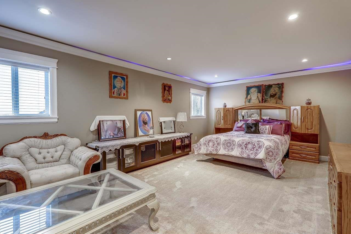 Front Yard Photo of 8415 184 Street, Surrey, BC