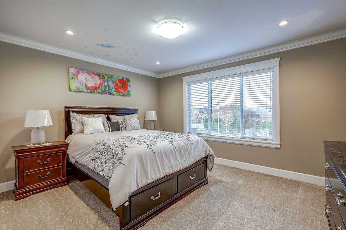 Garden / Landscaping Photo of 8415 184 Street, Surrey, BC