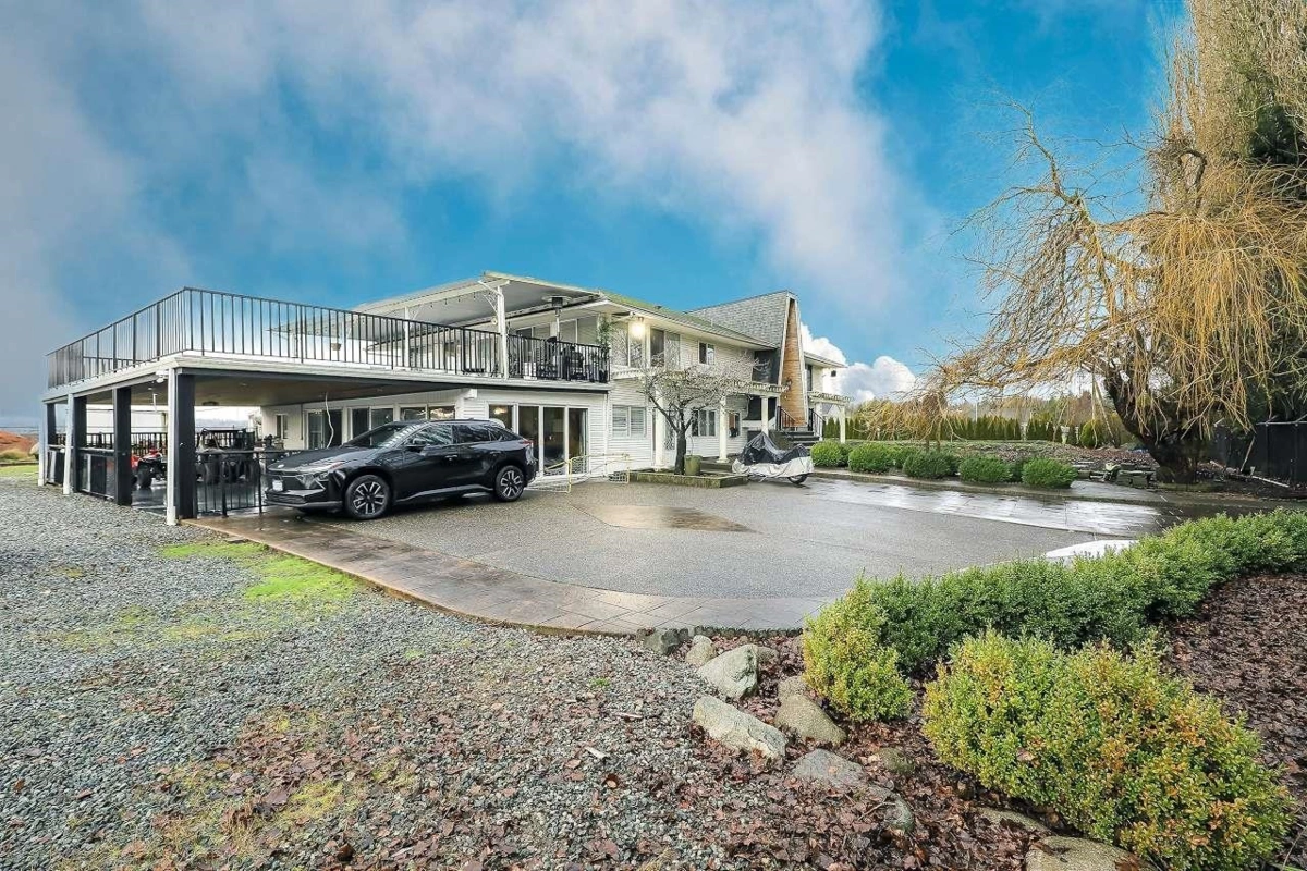 Living Room Photo of 8415 184 Street, Surrey, BC