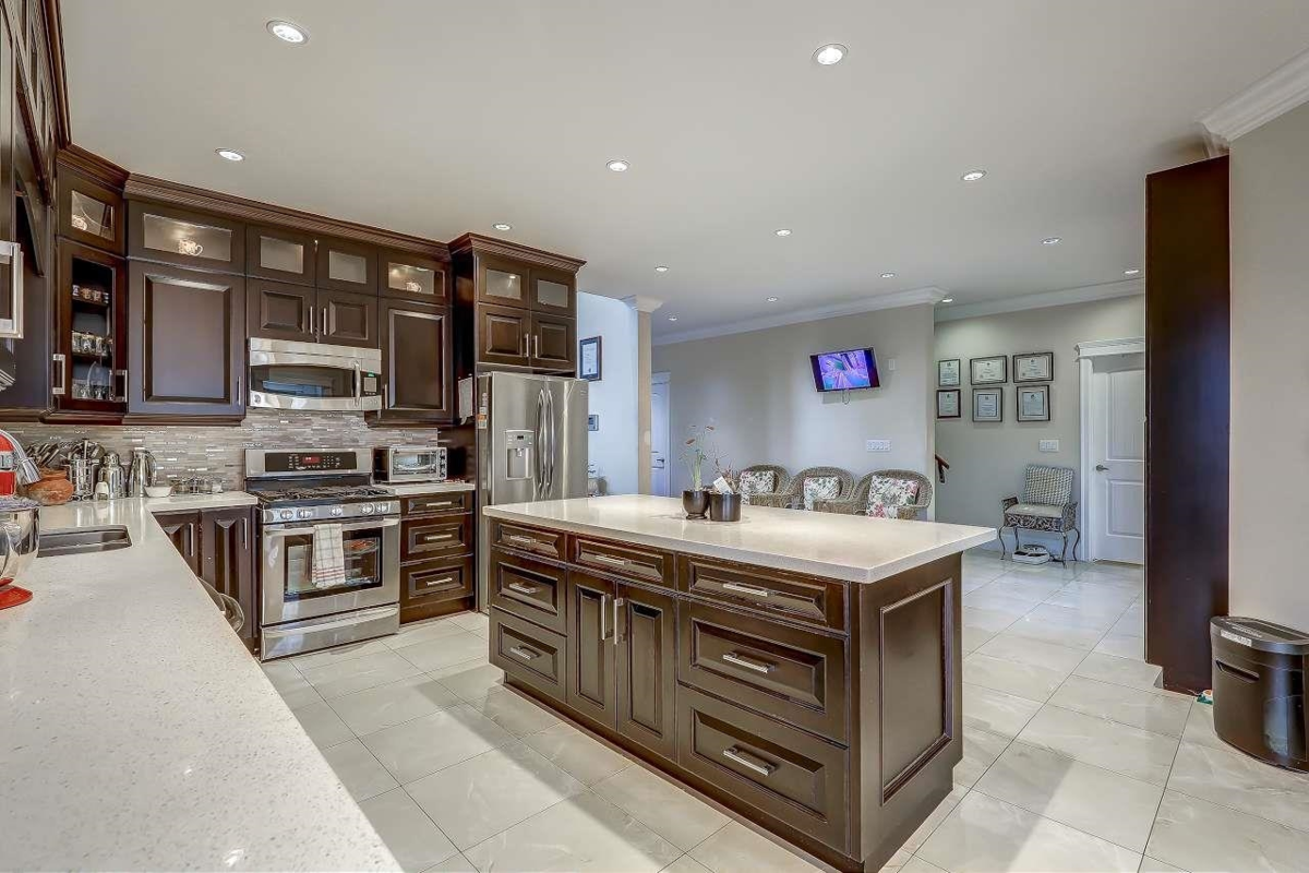 Powder Room Photo of 8415 184 Street, Surrey, BC