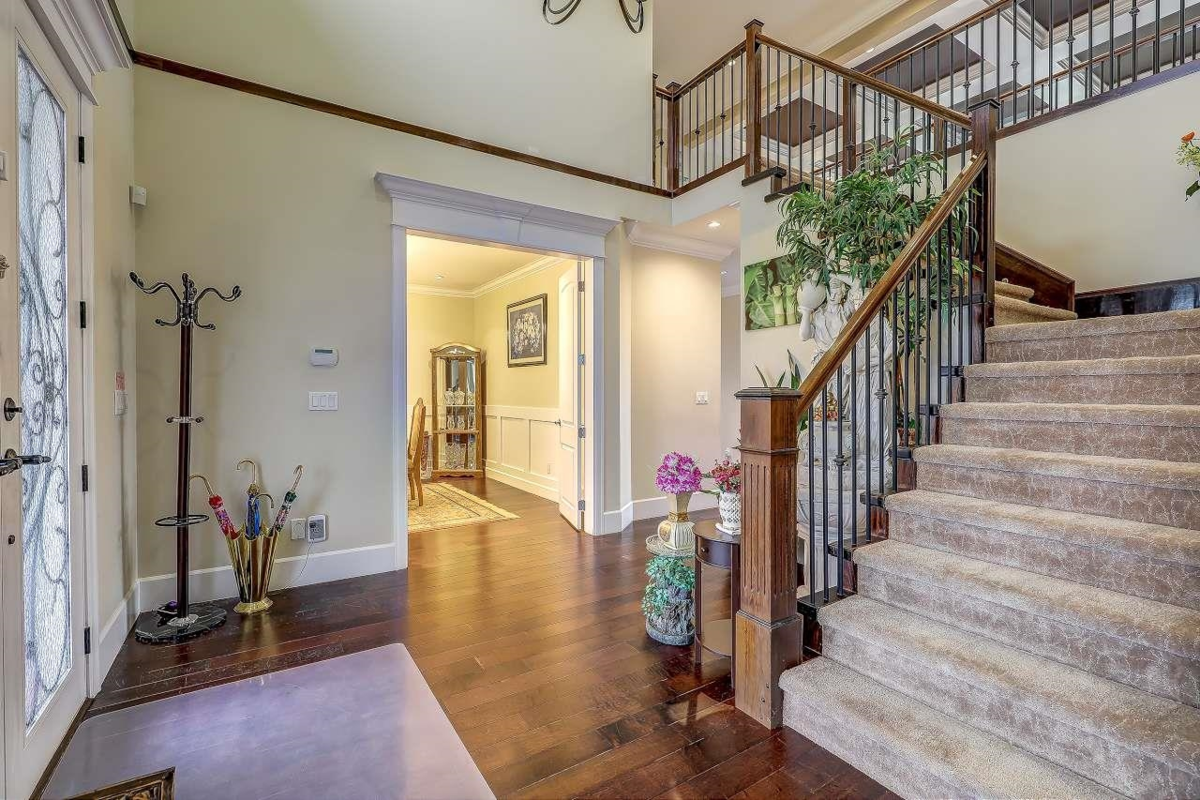 Primary Bathroom Photo of 8415 184 Street, Surrey, BC