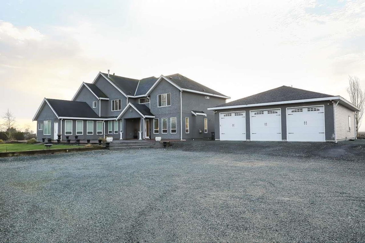 Swimming Pool Photo of 8415 184 Street, Surrey, BC