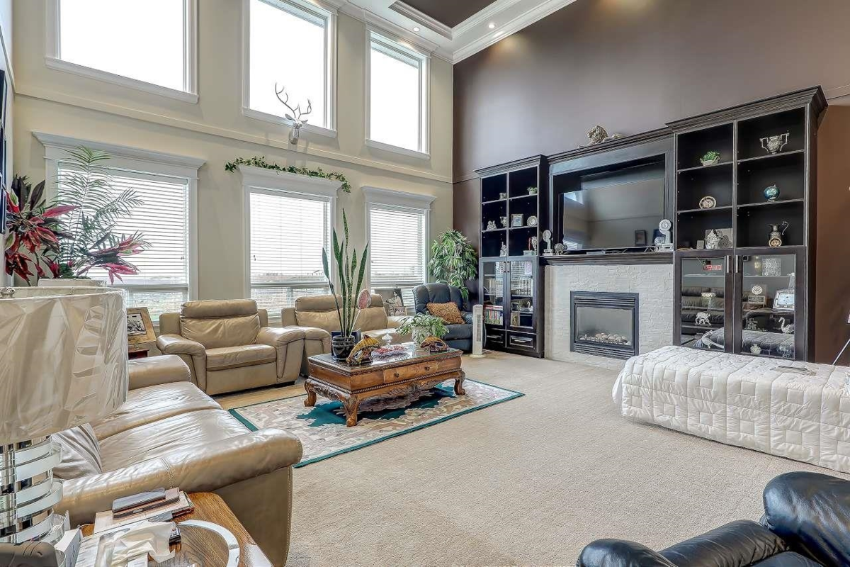 Walk-In Closet Photo of 8415 184 Street, Surrey, BC