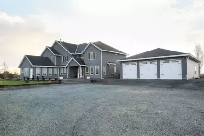 Swimming Pool Photo of 8415 184 Street, Surrey, BC