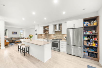 Kitchen Island Photo of 28 70 Seaview Drive, Port Moody, BC