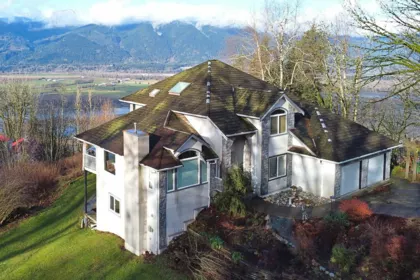 8439 Grand View Drive, Chilliwack, BC, Chilliwack — Single Family Residence for sale
