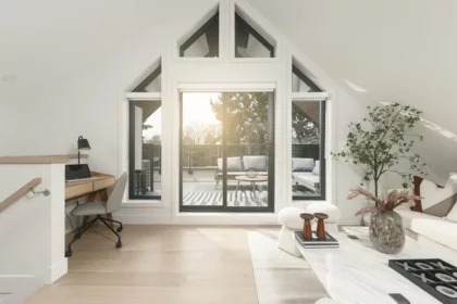 2 2635 W 12th Avenue, Vancouver, BC, Kitsilano — 3 bed half duplex for sale