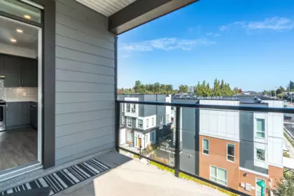 Backyard Photo of 414 18811 72 Avenue, Surrey, BC