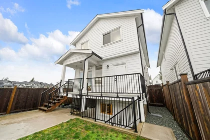 Hot Tub / Spa Photo of 16782 21a Avenue, Surrey, BC