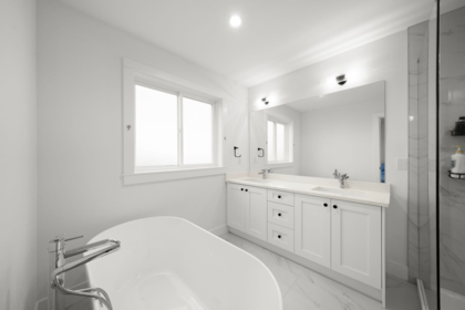 Laundry Room Photo of 16782 21a Avenue, Surrey, BC