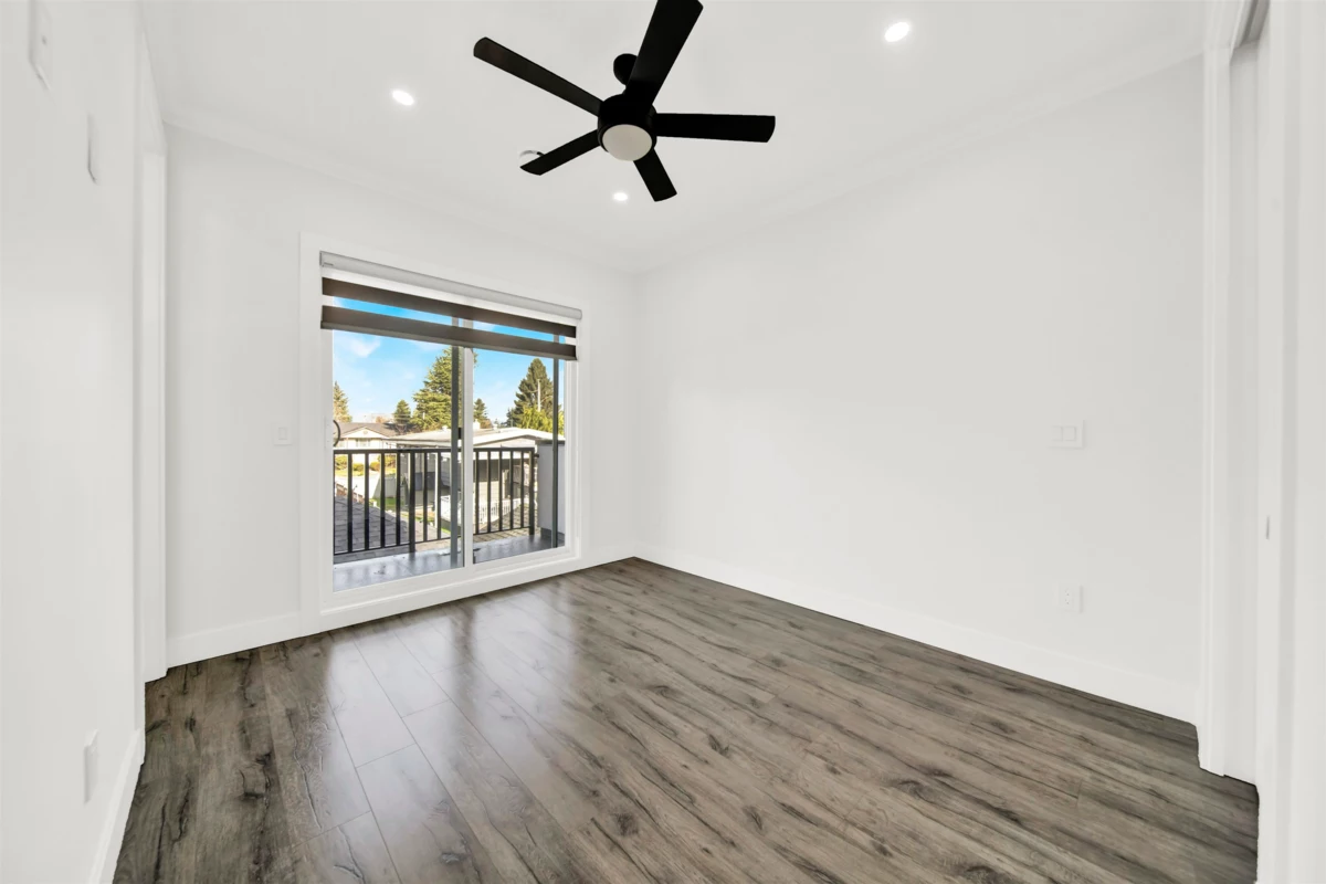 Basement Recreation Room Photo of 11785 82b Avenue, Delta, BC