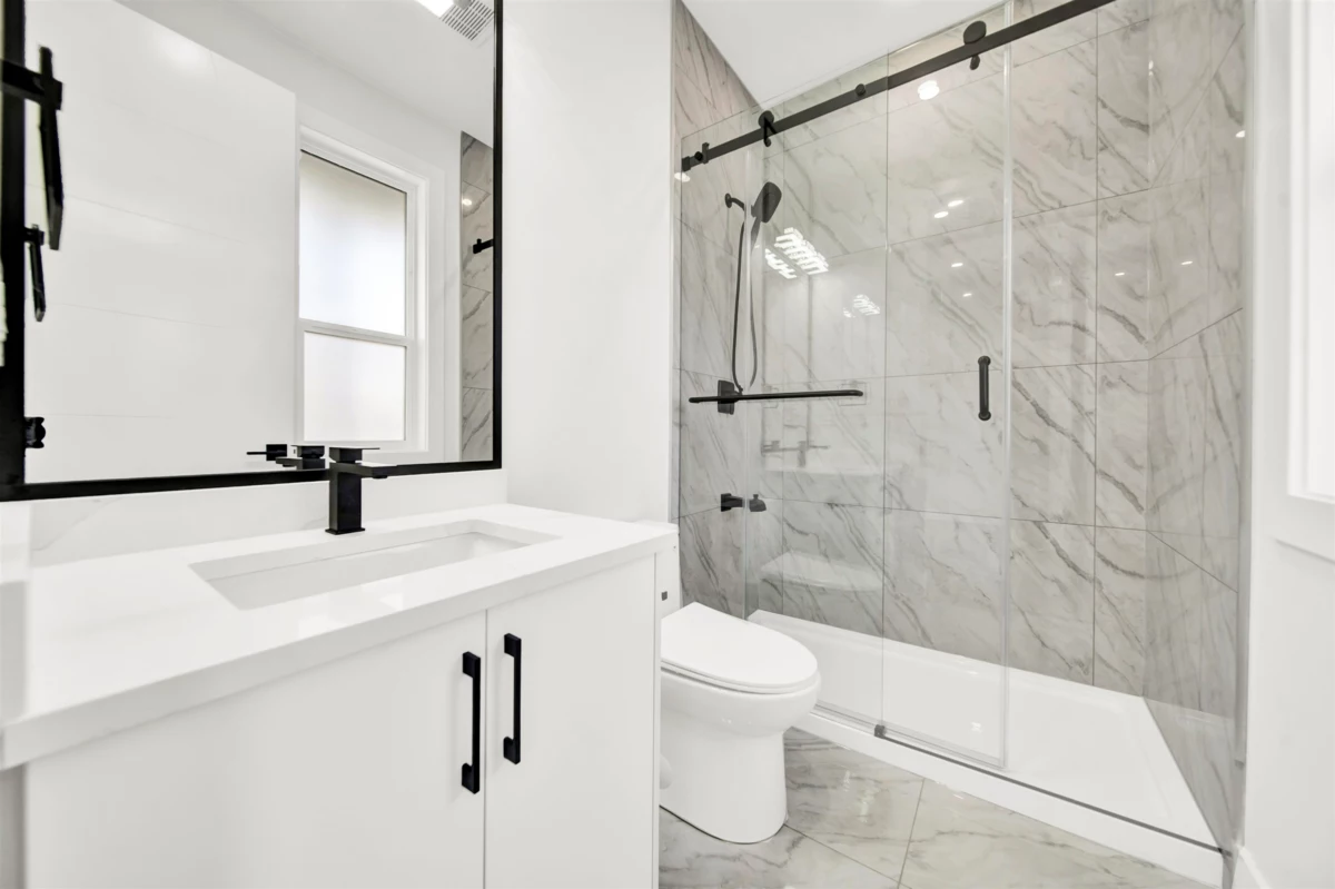 Laundry Room Photo of 11785 82b Avenue, Delta, BC