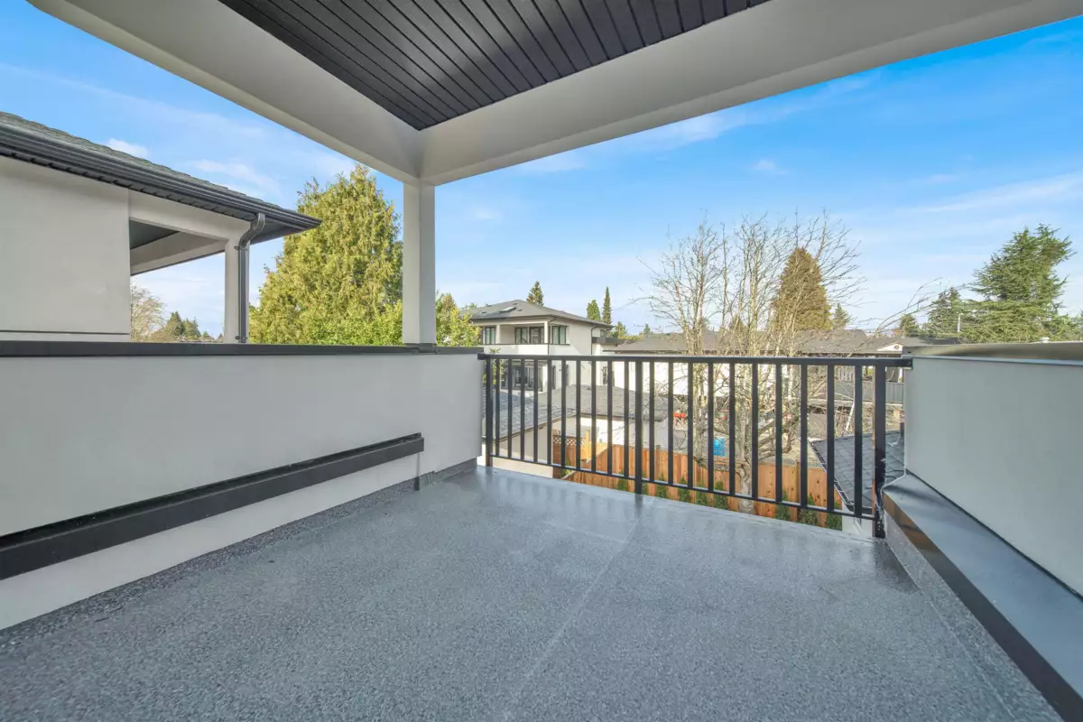 Staircase Photo of 11785 82b Avenue, Delta, BC