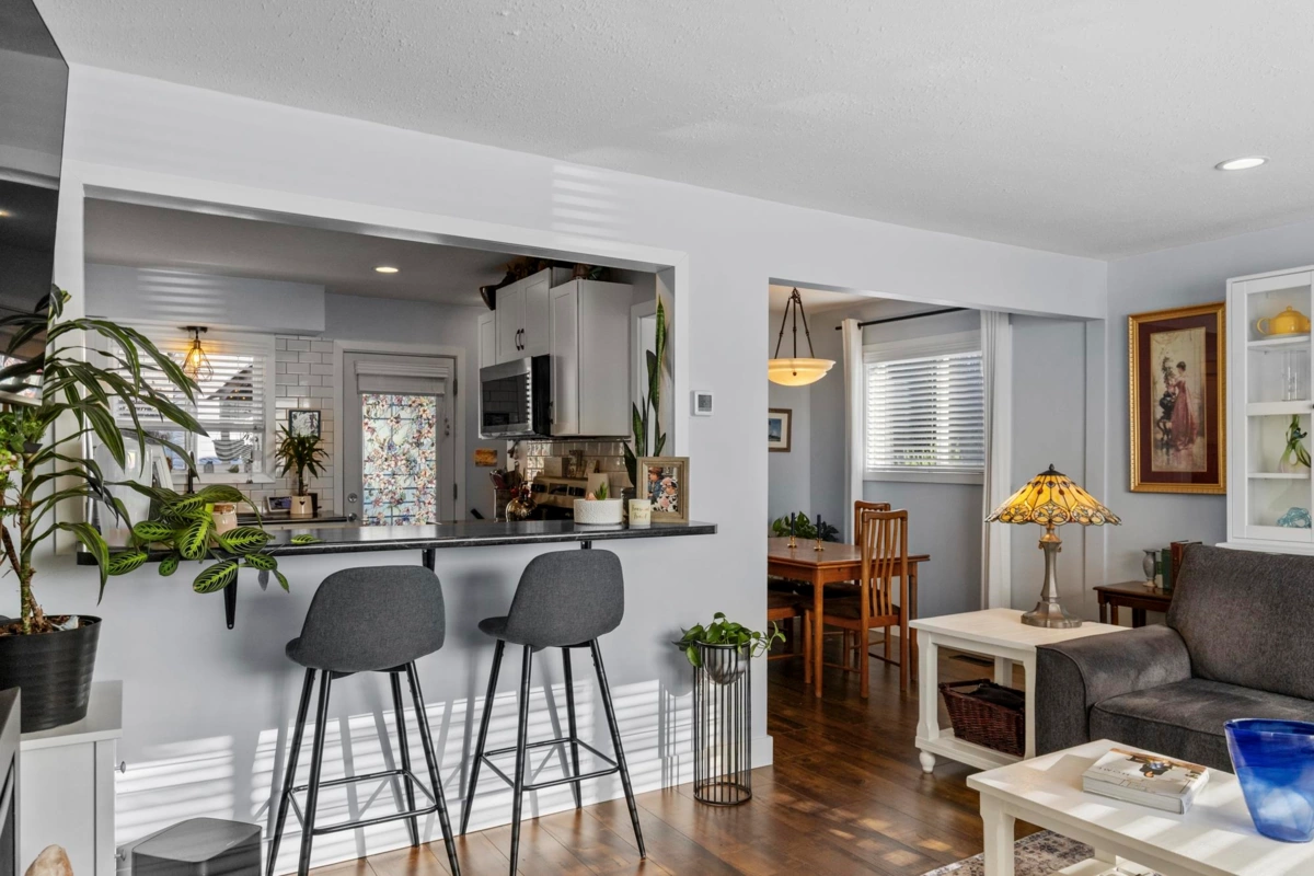 Entry Foyer Photo of 33469 5 Avenue, Mission, BC